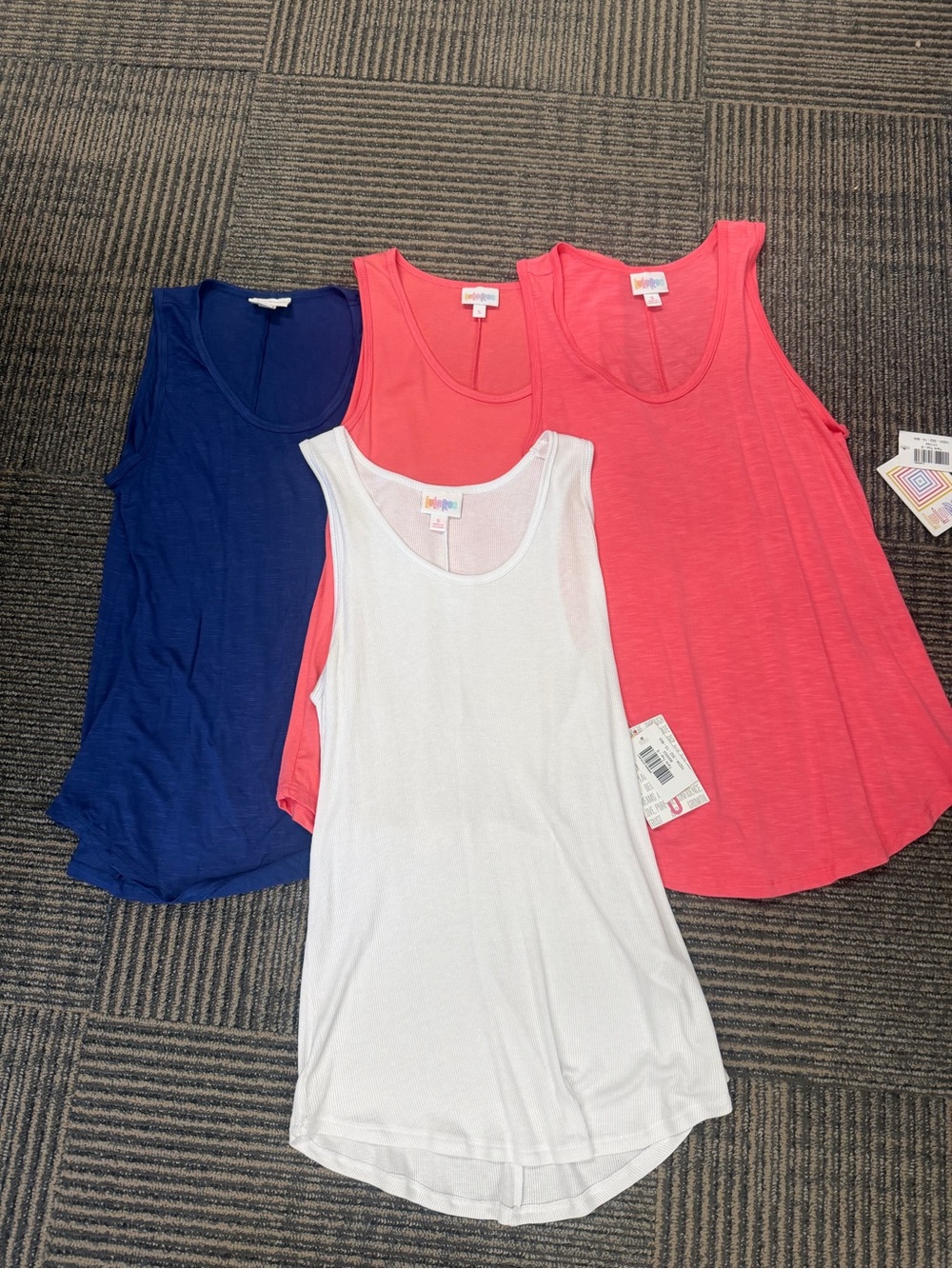 4 NWT LuLaRoe Scoop Neck Tank Tops - Navy, White, Coral Pink Sz Small